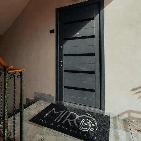Miro Luxury Aeroporto Capodichino * Naples