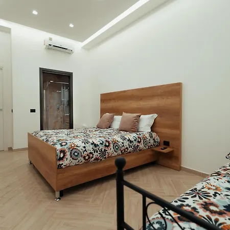 Mirò Luxury Aeroporto Capodichino Alojamento de Acomodação e Pequeno-almoço 3*